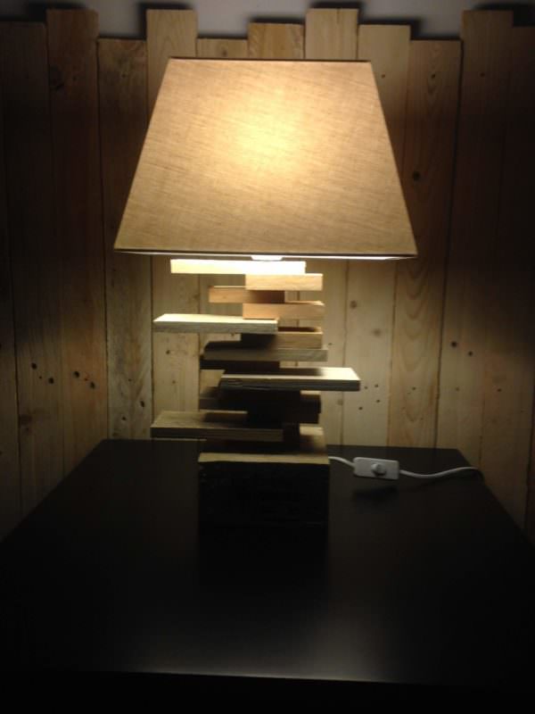Lamp for a Side Table / Lampe De Chevet Pallet Lamps & Lights Lamp for a Side Table / Lampe De Chevet Pallet Lamps & Lights