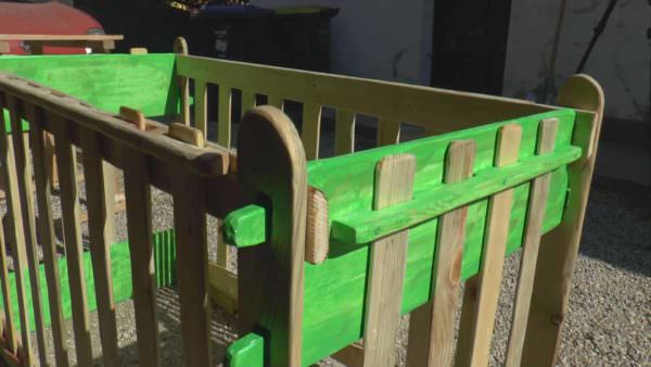 The Baby Pallet Bed Fun Pallet Crafts for Kids Pallet Beds, Pallet Headboards & Frames The Baby Pallet Bed Fun Pallet Crafts for Kids Pallet Beds, Pallet Headboards & Frames