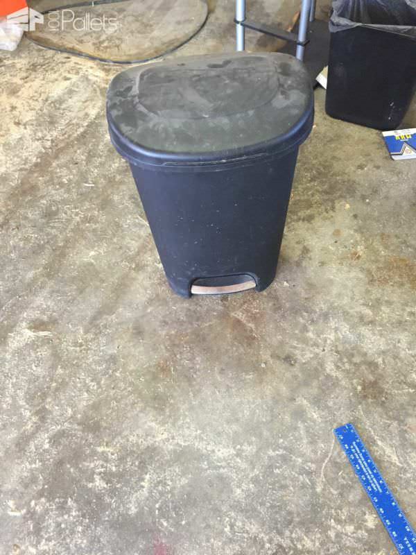 Trash Can Cover Box Out Of 3 Repurposed Pallets Pallet Boxes & Chests Trash Can Cover Box Out Of 3 Repurposed Pallets Pallet Boxes & Chests