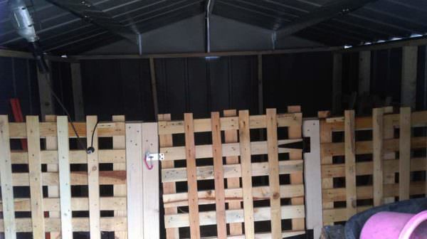 Using Pallets in Our Barn Pallet Fences Using Pallets in Our Barn Pallet Fences
