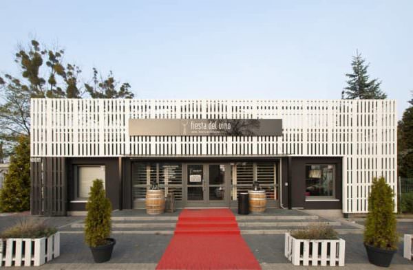 Wine Shop Architecture with a Pallet Twist Pallet Projects Pallet Store, Bar & Restaurant Decorations Wine Shop Architecture with a Pallet Twist Pallet Projects Pallet Store, Bar & Restaurant Decorations