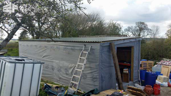 Yet Another Pallet Shed Pallet Sheds, Cabins, Huts & Playhouses Yet Another Pallet Shed Pallet Sheds, Cabins, Huts & Playhouses