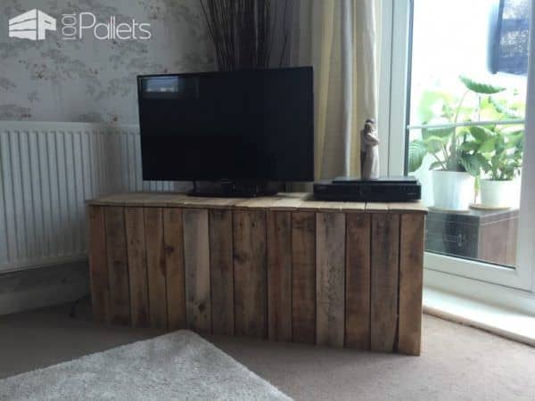 1001pallets Spring Contest 2nd Place: Tv Unit Ouf Of Pallets Pallet TV Stands & Racks 1001pallets Spring Contest 2nd Place: Tv Unit Ouf Of Pallets Pallet TV Stands & Racks