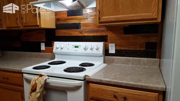 Colored Pallet Back Splash Pallet Walls & Pallet Doors Colored Pallet Back Splash Pallet Walls & Pallet Doors