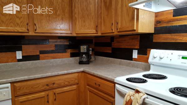 Colored Pallet Back Splash Pallet Walls & Pallet Doors Colored Pallet Back Splash Pallet Walls & Pallet Doors