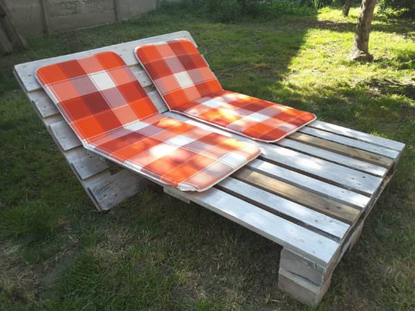 Garden Sun Lounger from 2 Pallets Lounges & Garden Sets Garden Sun Lounger from 2 Pallets Lounges & Garden Sets