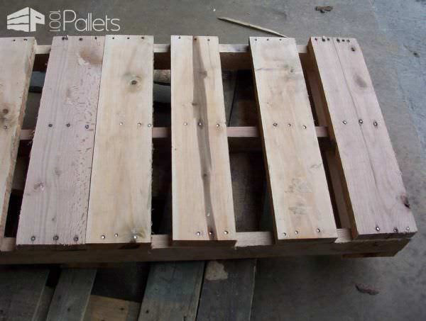 How to Combine Upcycled with Brand Furniture Pallet Furniture How to Combine Upcycled with Brand Furniture Pallet Furniture