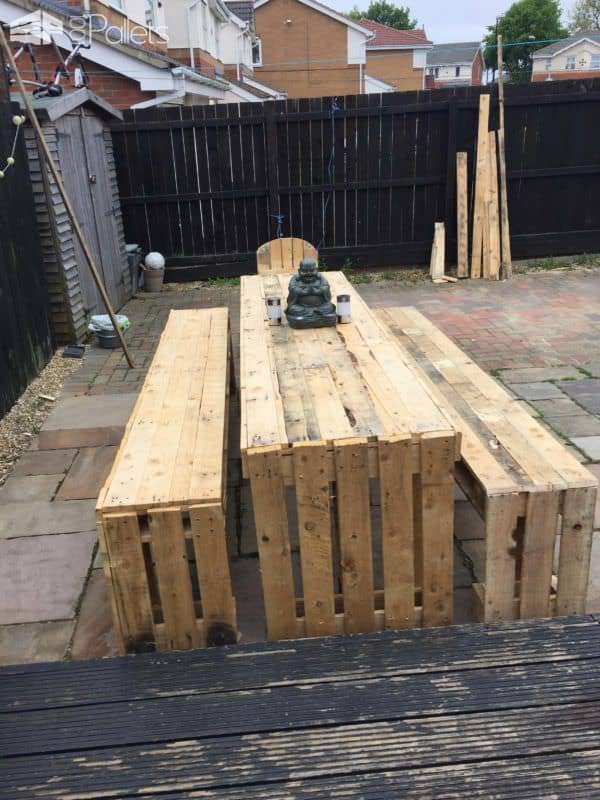 Patio Table & Bench Seats Pallet Benches, Pallet Chairs & Stools Patio Table & Bench Seats Pallet Benches, Pallet Chairs & Stools
