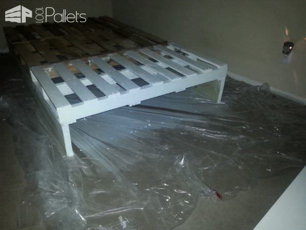 Queen Bed from 3 Pallets Pallet Beds, Pallet Headboards & Frames Queen Bed from 3 Pallets Pallet Beds, Pallet Headboards & Frames