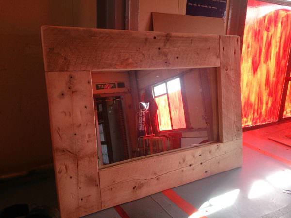 Rustic Mirror Frame From Pallets Pallet Home Décor Ideas Pallet Walls & Pallet Doors Rustic Mirror Frame From Pallets Pallet Home Décor Ideas Pallet Walls & Pallet Doors