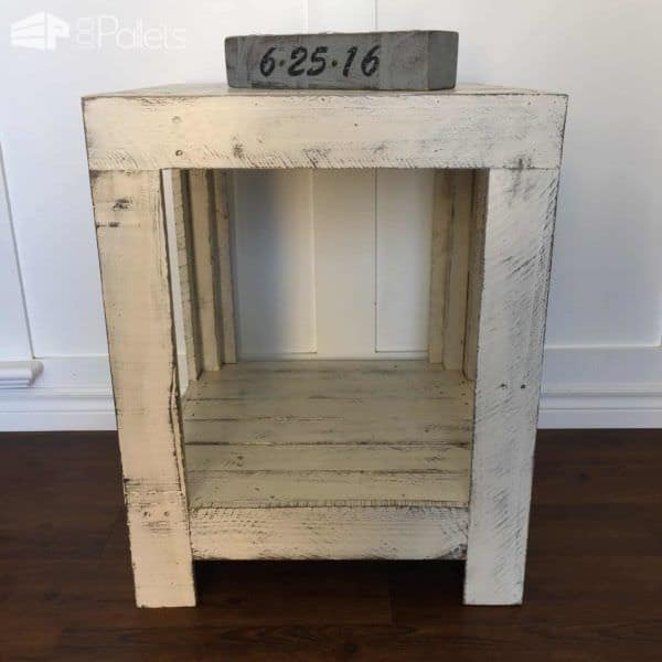 Rustic Pallet Side Table Pallet Desks & Pallet Tables Rustic Pallet Side Table Pallet Desks & Pallet Tables