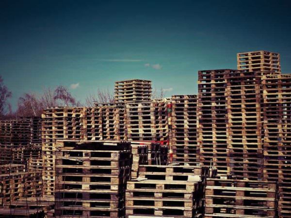 Salvaging Wooden Pallets in a Different, More Environment Friendly Way Other Pallet Projects Salvaging Wooden Pallets in a Different, More Environment Friendly Way Other Pallet Projects
