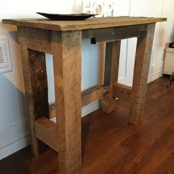 Sturdy Pallet Accent Table Pallet Desks & Pallet Tables Sturdy Pallet Accent Table Pallet Desks & Pallet Tables