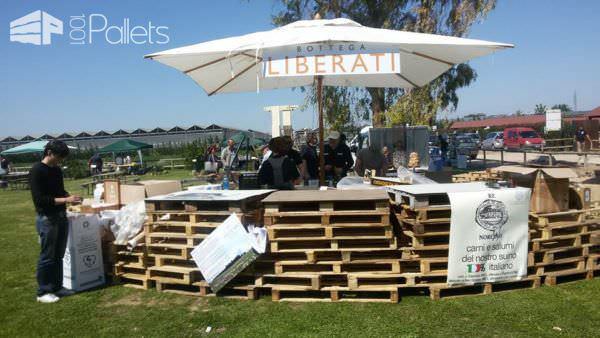 Temporary Pallet Barrier/Wall Pallet Fences Temporary Pallet Barrier/Wall Pallet Fences