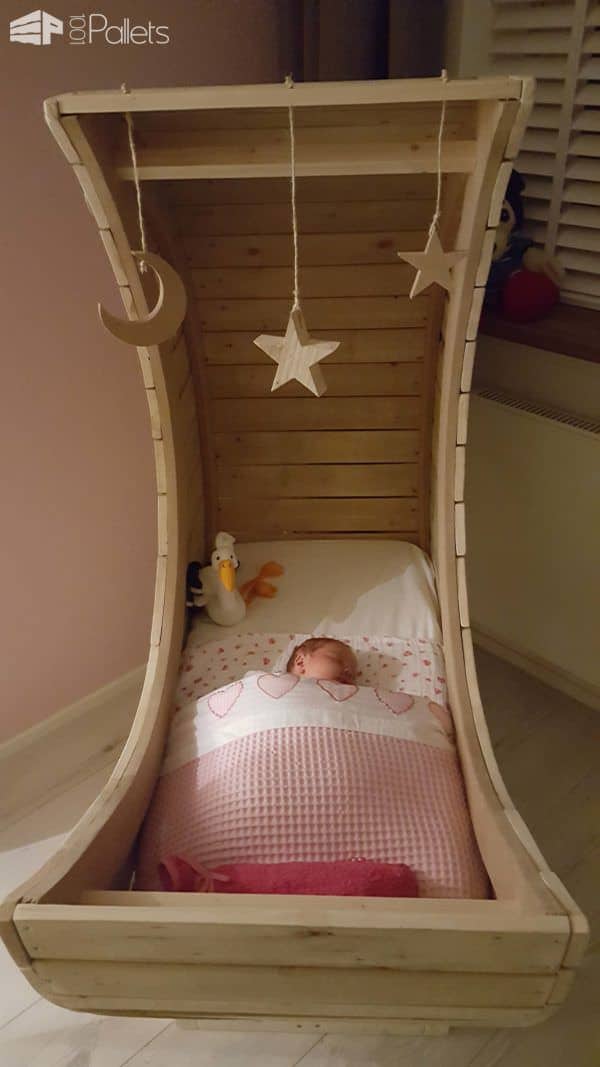 Homemade Pallet Half-moon Cradle Pallet Beds, Pallet Headboards & Frames Homemade Pallet Half-moon Cradle Pallet Beds, Pallet Headboards & Frames