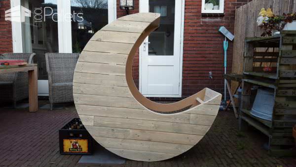 Homemade Pallet Half-moon Cradle Pallet Beds, Pallet Headboards & Frames Homemade Pallet Half-moon Cradle Pallet Beds, Pallet Headboards & Frames