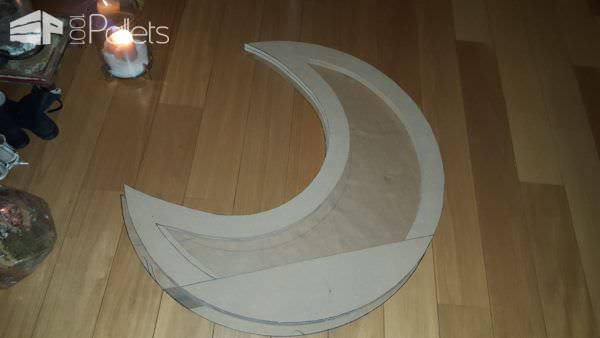 Homemade Pallet Half-moon Cradle Pallet Beds, Pallet Headboards & Frames Homemade Pallet Half-moon Cradle Pallet Beds, Pallet Headboards & Frames