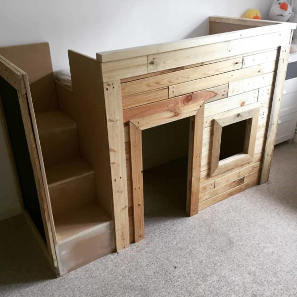 Kids Pallet Bed/Playhouse Fun Pallet Crafts for Kids Pallet Beds, Pallet Headboards & Frames Kids Pallet Bed/Playhouse Fun Pallet Crafts for Kids Pallet Beds, Pallet Headboards & Frames