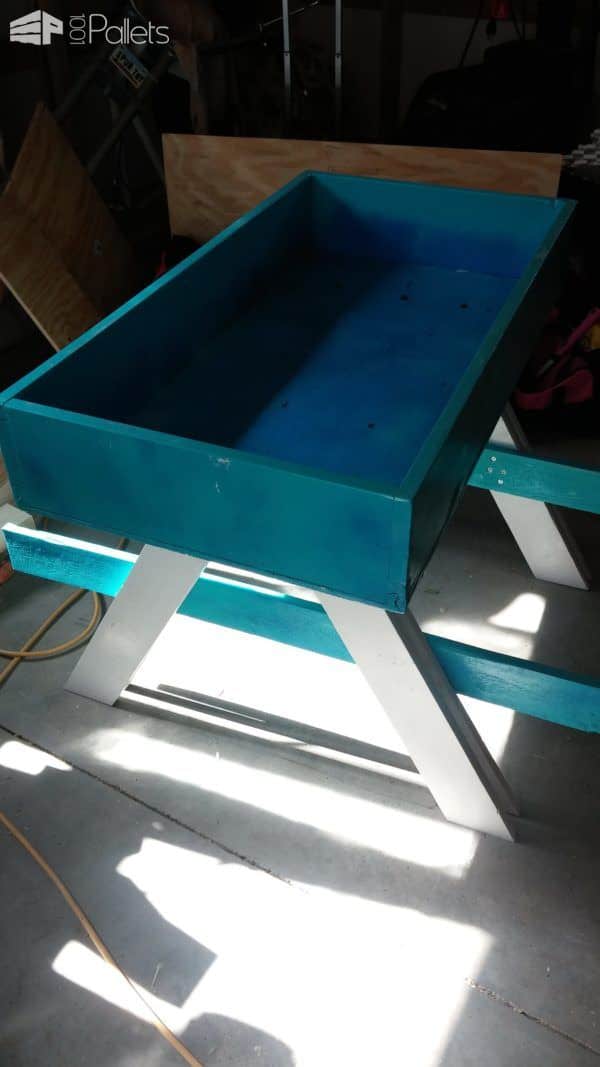 Kids Pallet Picnic/Sand Table Fun Pallet Crafts for Kids Pallet Benches, Pallet Chairs & Stools Pallet Desks & Pallet Tables Kids Pallet Picnic/Sand Table Fun Pallet Crafts for Kids Pallet Benches, Pallet Chairs & Stools Pallet Desks & Pallet Tables