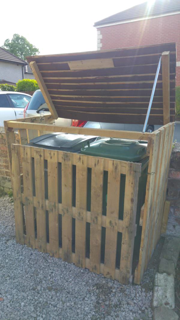 Pallet Garbage Bin Storage Shed Pallet Sheds, Cabins, Huts & Playhouses Pallet Garbage Bin Storage Shed Pallet Sheds, Cabins, Huts & Playhouses