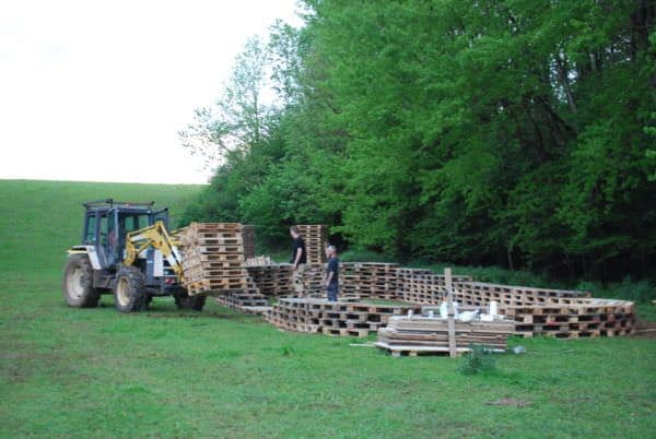 Pallet Stage Made From 600 Pallets @ Back to the Woods #3 Other Pallet Projects Pallet Stage Made From 600 Pallets @ Back to the Woods #3 Other Pallet Projects