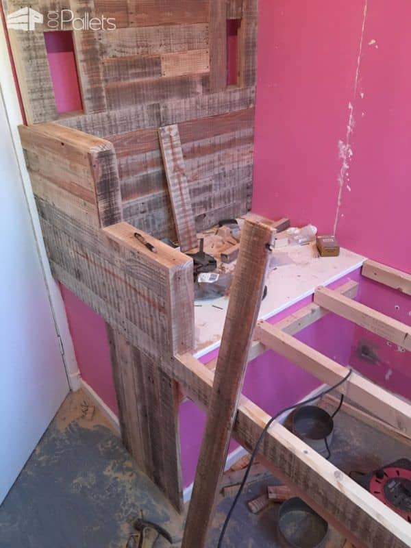 Raised Pallet Led-lit Kids Bed Pallet Beds, Pallet Headboards & Frames Raised Pallet Led-lit Kids Bed Pallet Beds, Pallet Headboards & Frames