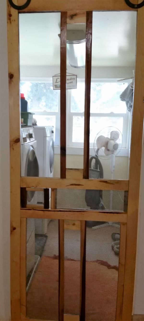 Screen Door out of Pallets Pallet Walls & Pallet Doors Screen Door out of Pallets Pallet Walls & Pallet Doors