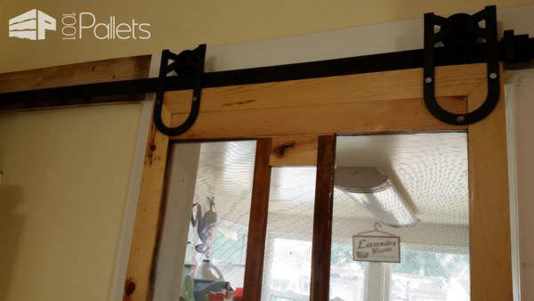 Screen Door out of Pallets Pallet Walls & Pallet Doors Screen Door out of Pallets Pallet Walls & Pallet Doors