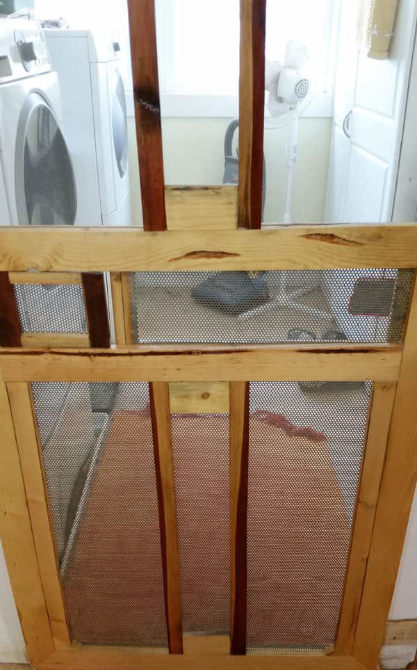 Screen Door out of Pallets Pallet Walls & Pallet Doors Screen Door out of Pallets Pallet Walls & Pallet Doors