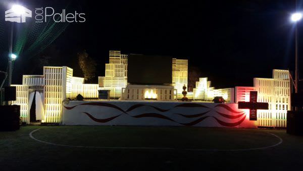 Cool Stage Setup Made From 75 Pallets Other Pallet Projects Pallet Projects Cool Stage Setup Made From 75 Pallets Other Pallet Projects Pallet Projects