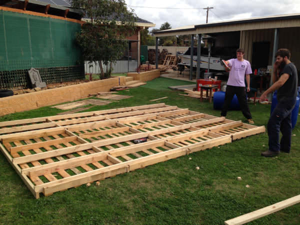 Diy: Portable Pontoon Using Old Pallets and Old Blue Drums Pallet Floors & Decks Pallet Sheds, Cabins, Huts & Playhouses Diy: Portable Pontoon Using Old Pallets and Old Blue Drums Pallet Floors & Decks Pallet Sheds, Cabins, Huts & Playhouses
