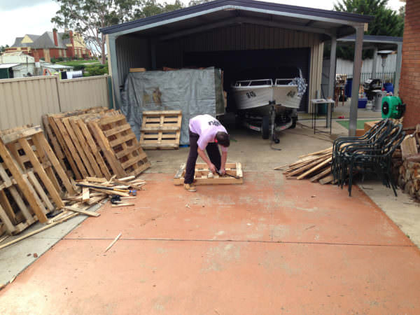 Diy: Portable Pontoon Using Old Pallets and Old Blue Drums Pallet Floors & Decks Pallet Sheds, Cabins, Huts & Playhouses Diy: Portable Pontoon Using Old Pallets and Old Blue Drums Pallet Floors & Decks Pallet Sheds, Cabins, Huts & Playhouses