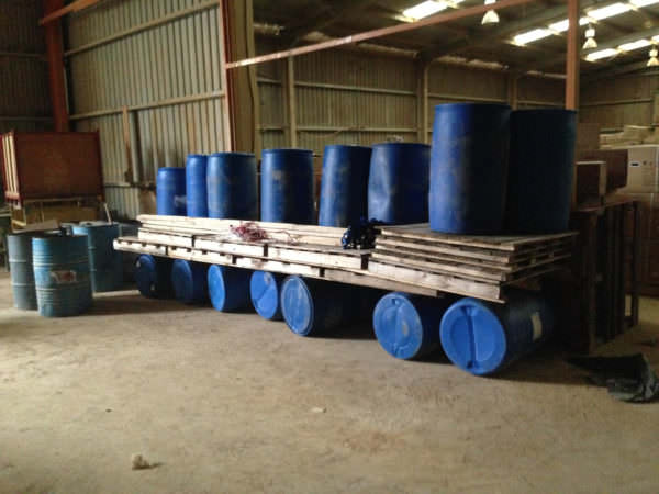 Diy: Portable Pontoon Using Old Pallets and Old Blue Drums Pallet Floors & Decks Pallet Sheds, Cabins, Huts & Playhouses Diy: Portable Pontoon Using Old Pallets and Old Blue Drums Pallet Floors & Decks Pallet Sheds, Cabins, Huts & Playhouses