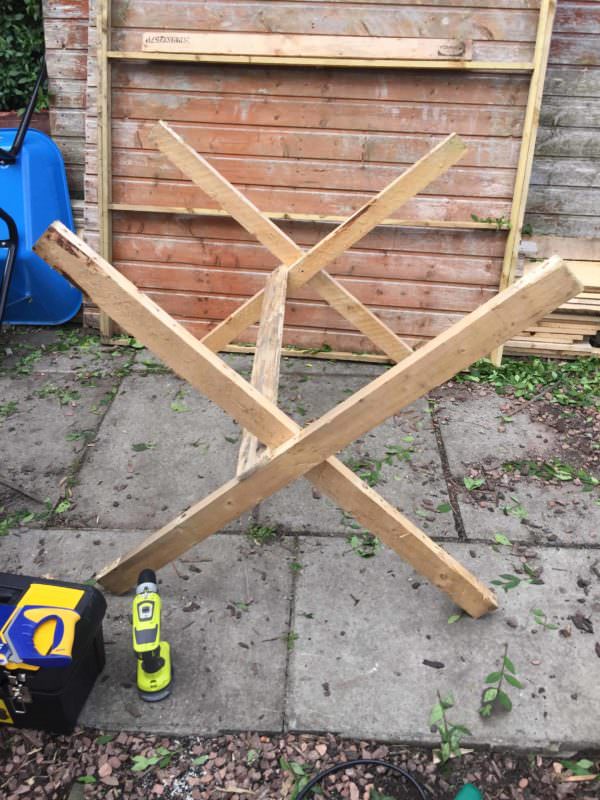 Folding Pallet Sawbuck Pallets in the Garden Folding Pallet Sawbuck Pallets in the Garden
