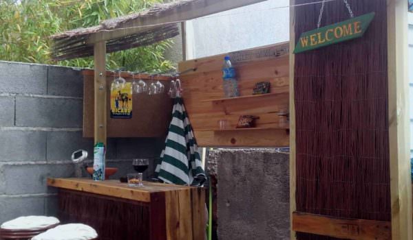 Fun Little Pallet Bar Pallet Bars Fun Little Pallet Bar Pallet Bars