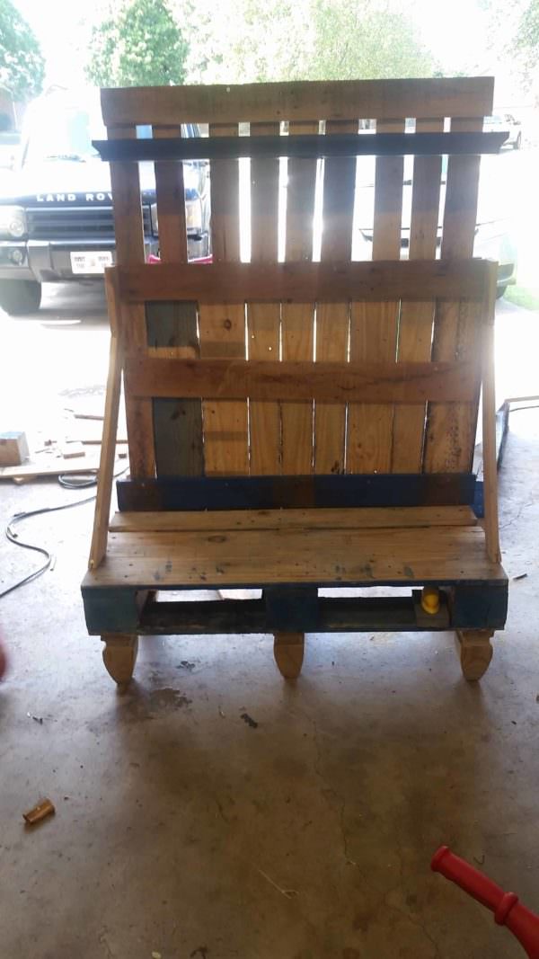 Pallet Hall Tree/Bench Pallet Benches, Pallet Chairs & Stools Pallet Hall Tree/Bench Pallet Benches, Pallet Chairs & Stools