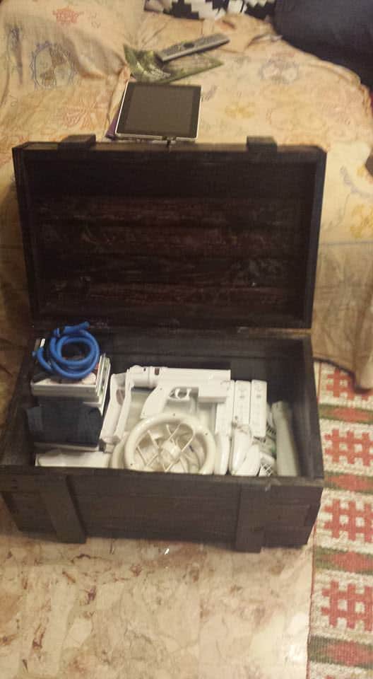 Pallet Pirate Chest / Baule Dei Pirati per I Componenti Della Wii Dei Miei Figli Pallet Boxes & Chests Pallet Pirate Chest / Baule Dei Pirati per I Componenti Della Wii Dei Miei Figli Pallet Boxes & Chests