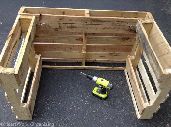 10 Lemonade Stands Made out of Repurposed Pallets Fun Pallet Crafts for Kids 