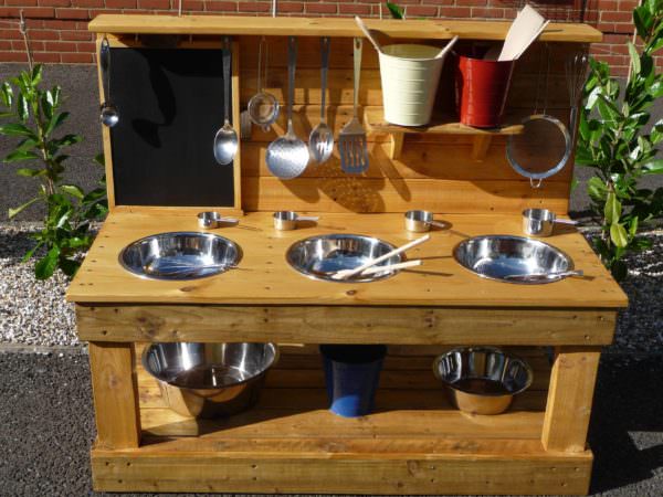 3-bowl Pallet Mud Kitchen with Removeable Blackboard Fun Pallet Crafts for Kids Pallet Desks & Pallet Tables 3-bowl Pallet Mud Kitchen with Removeable Blackboard Fun Pallet Crafts for Kids Pallet Desks & Pallet Tables
