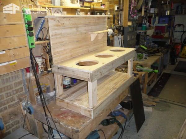 3-bowl Pallet Mud Kitchen with Removeable Blackboard Fun Pallet Crafts for Kids Pallet Desks & Pallet Tables 3-bowl Pallet Mud Kitchen with Removeable Blackboard Fun Pallet Crafts for Kids Pallet Desks & Pallet Tables