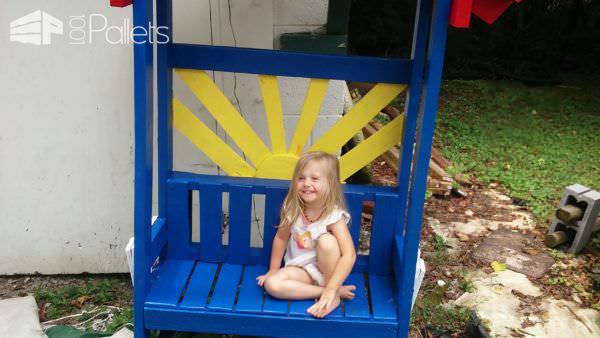 A Wee Pallet Bench for a Wee Niece Lounges & Garden Sets Pallet Benches, Pallet Chairs & Stools A Wee Pallet Bench for a Wee Niece Lounges & Garden Sets Pallet Benches, Pallet Chairs & Stools