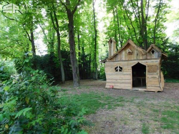 Amazing Pallet Cabin in The Woods Pallet Sheds, Cabins, Huts & Playhouses Amazing Pallet Cabin in The Woods Pallet Sheds, Cabins, Huts & Playhouses
