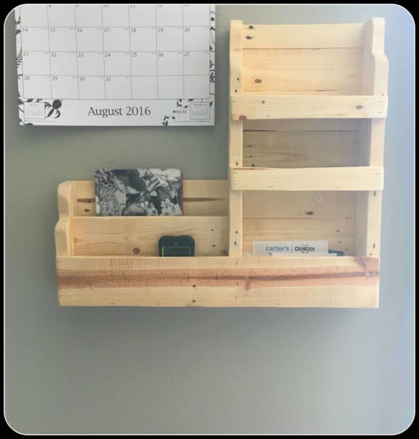 Family Pallet Command Center Pallet Home Accessories Pallet Shelves & Pallet Coat Hangers Family Pallet Command Center Pallet Home Accessories Pallet Shelves & Pallet Coat Hangers