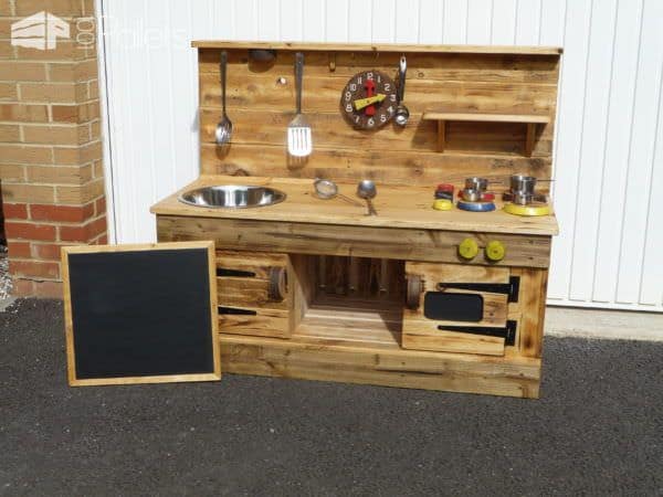 Pallet Educational Play Kitchens Fun Pallet Crafts for Kids Pallet Desks & Pallet Tables Pallet Educational Play Kitchens Fun Pallet Crafts for Kids Pallet Desks & Pallet Tables