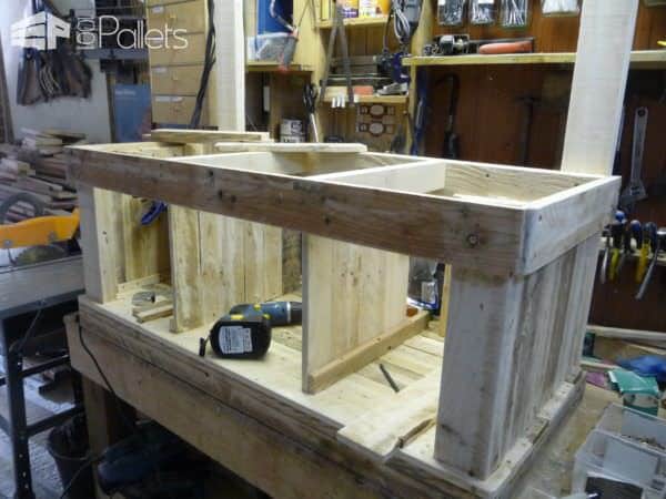 Pallet Educational Play Kitchens Fun Pallet Crafts for Kids Pallet Desks & Pallet Tables Pallet Educational Play Kitchens Fun Pallet Crafts for Kids Pallet Desks & Pallet Tables
