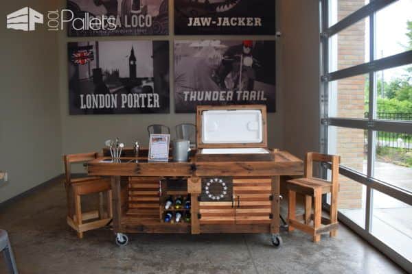 Pallet Palooza 1st Place in Furniture: Colonial Cooler Bar Pallet Bars Pallet Palooza 1st Place in Furniture: Colonial Cooler Bar Pallet Bars