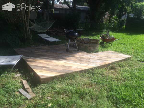 Patio Deck Out Of 25 Wooden Pallets Pallet Floors & Decks Pallet Terraces & Pallet Patios Patio Deck Out Of 25 Wooden Pallets Pallet Floors & Decks Pallet Terraces & Pallet Patios