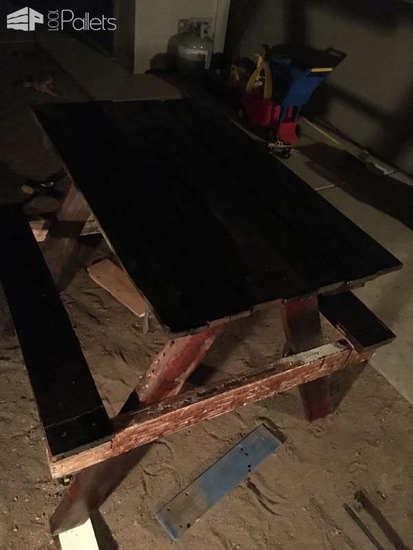 Petite Pallet Picnic Table Pallet Desks & Pallet Tables Petite Pallet Picnic Table Pallet Desks & Pallet Tables