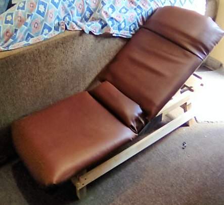 Adjustable Upholstered Pallet Lounge Chair Pallet Benches, Pallet Chairs & Stools Adjustable Upholstered Pallet Lounge Chair Pallet Benches, Pallet Chairs & Stools