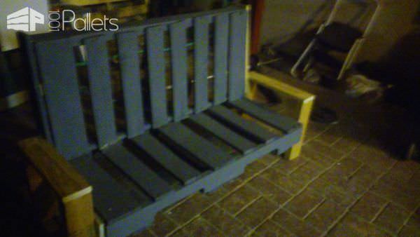 Budget-friendly Easy Playhouse Bench Pallet Benches, Pallet Chairs & Stools Budget-friendly Easy Playhouse Bench Pallet Benches, Pallet Chairs & Stools